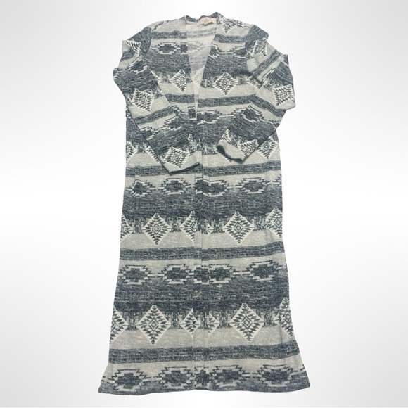 Pink Republic Gray and White Knit Cardigan Aztec print/southwest print - Picture 1 of 4